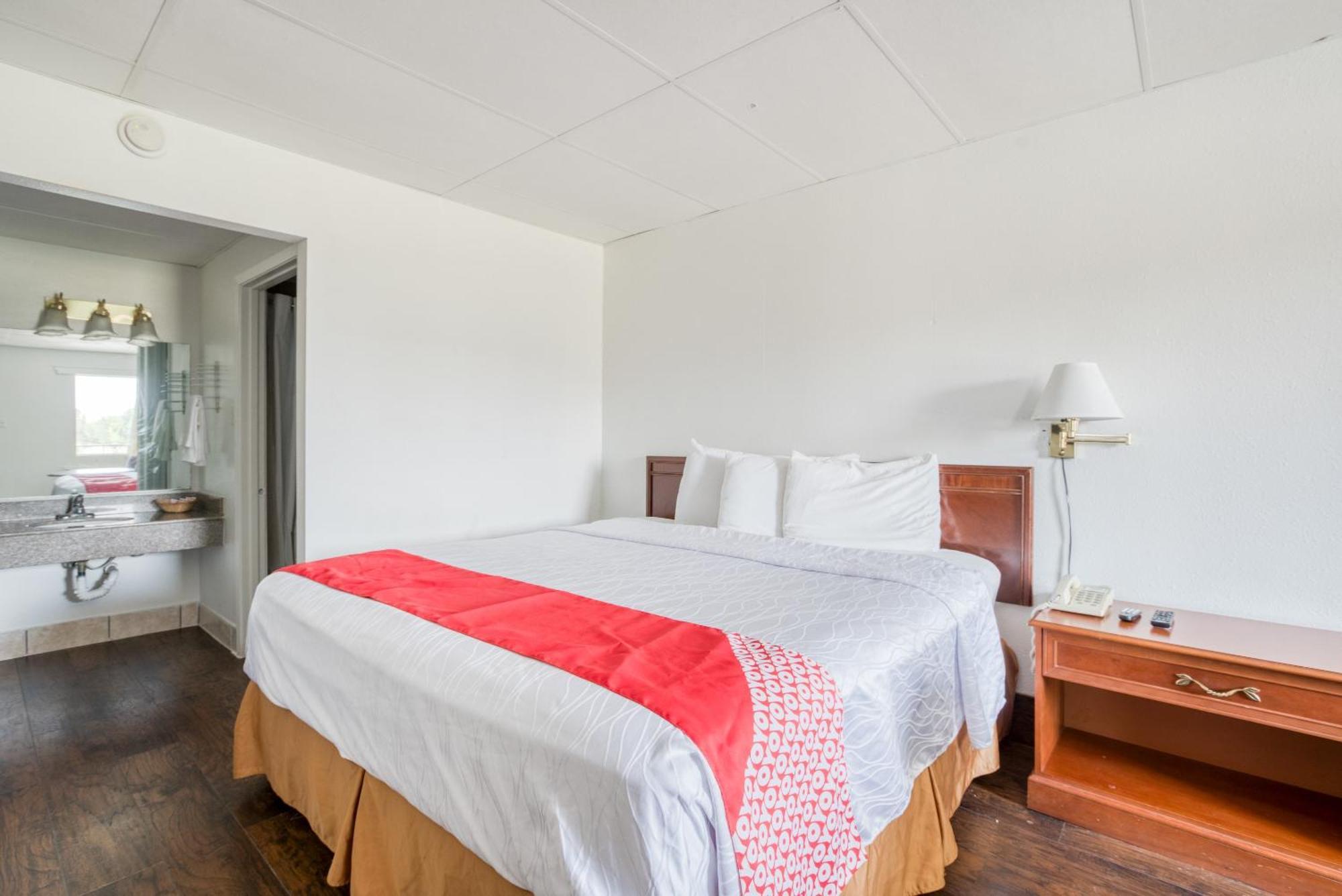 Oyo Hotel San Antonio Lackland Air Force Base West Bagian luar foto