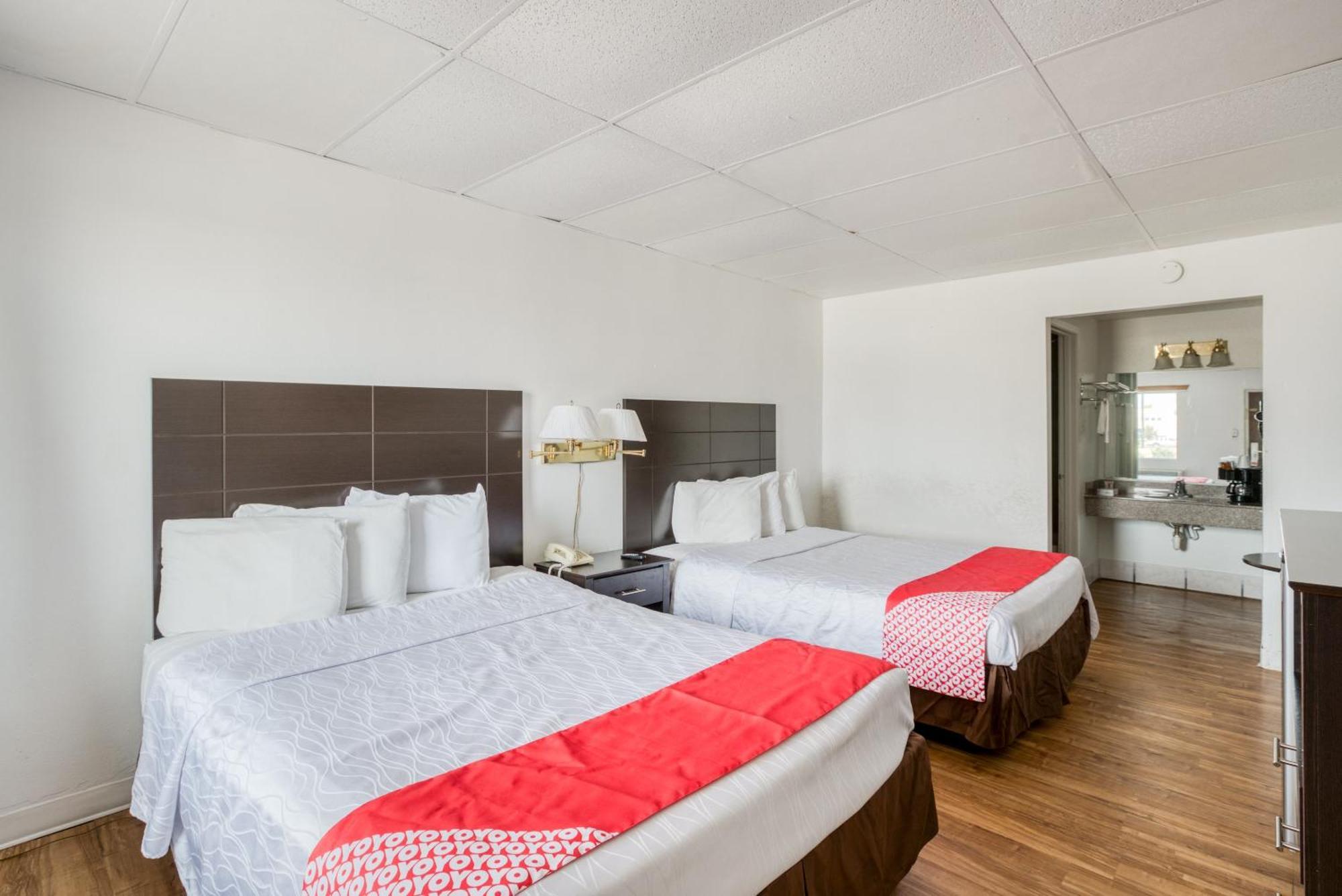 Oyo Hotel San Antonio Lackland Air Force Base West Bagian luar foto